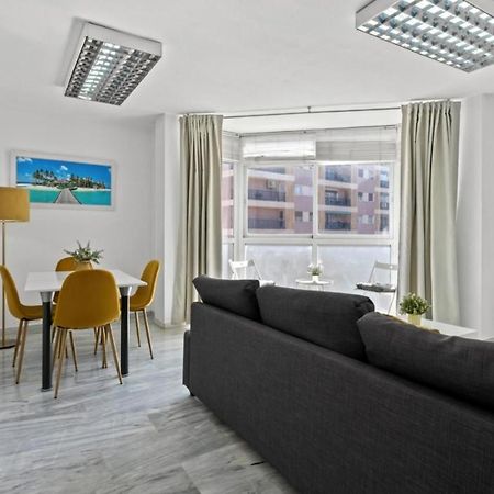 Apartamento Luminoso Cuarteles Apartment Malaga Luaran gambar