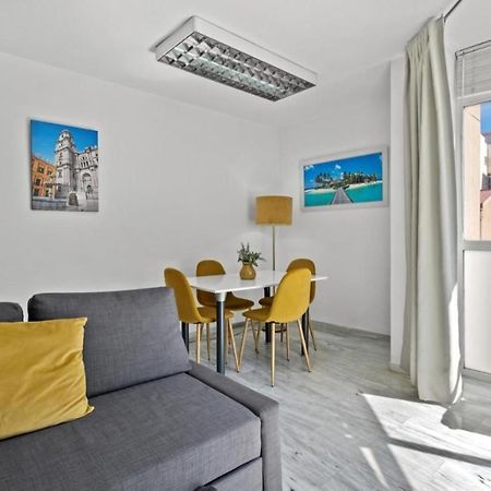 Apartamento Luminoso Cuarteles Apartment Malaga Luaran gambar